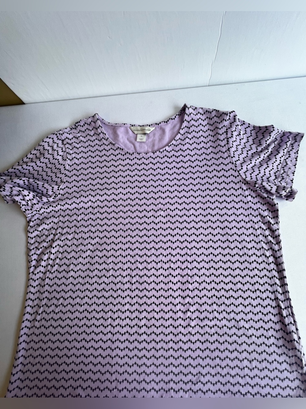 CHRISTOPHER & BANKS SHORT SLEEVE T SHIRT w/ROUND NECK LILAC/ BLACK DESIGN
XL - Picture 5 of 8